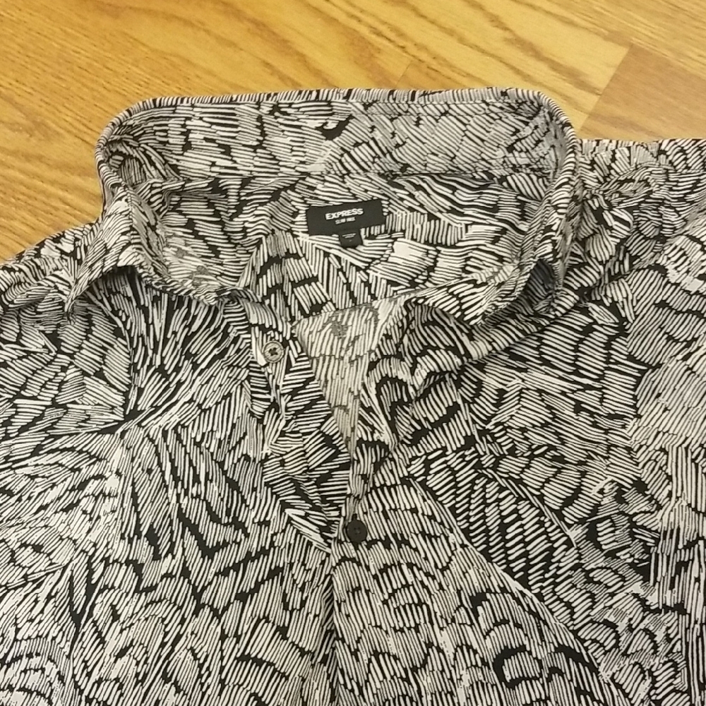 Express Monochrome Patterned Button Down Shirt - image 3